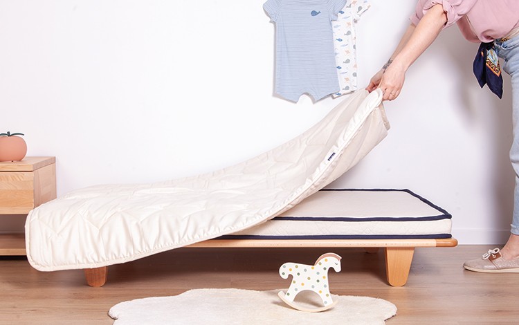 Quand Passer de la Gigoteuse à la Couette : Guide Pratique pour les Parents de Bébé