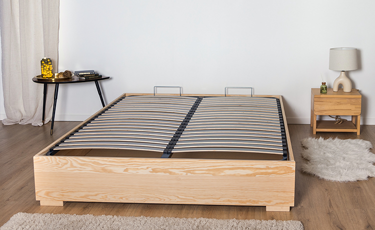 Sommier lit coffre en sapin.